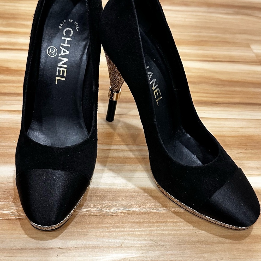 Chanel Black Heels Polished Leather Classic Design